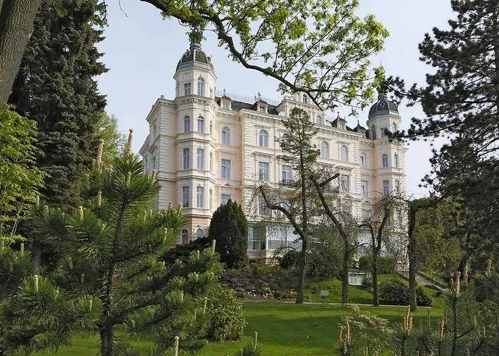 Bristol Palace